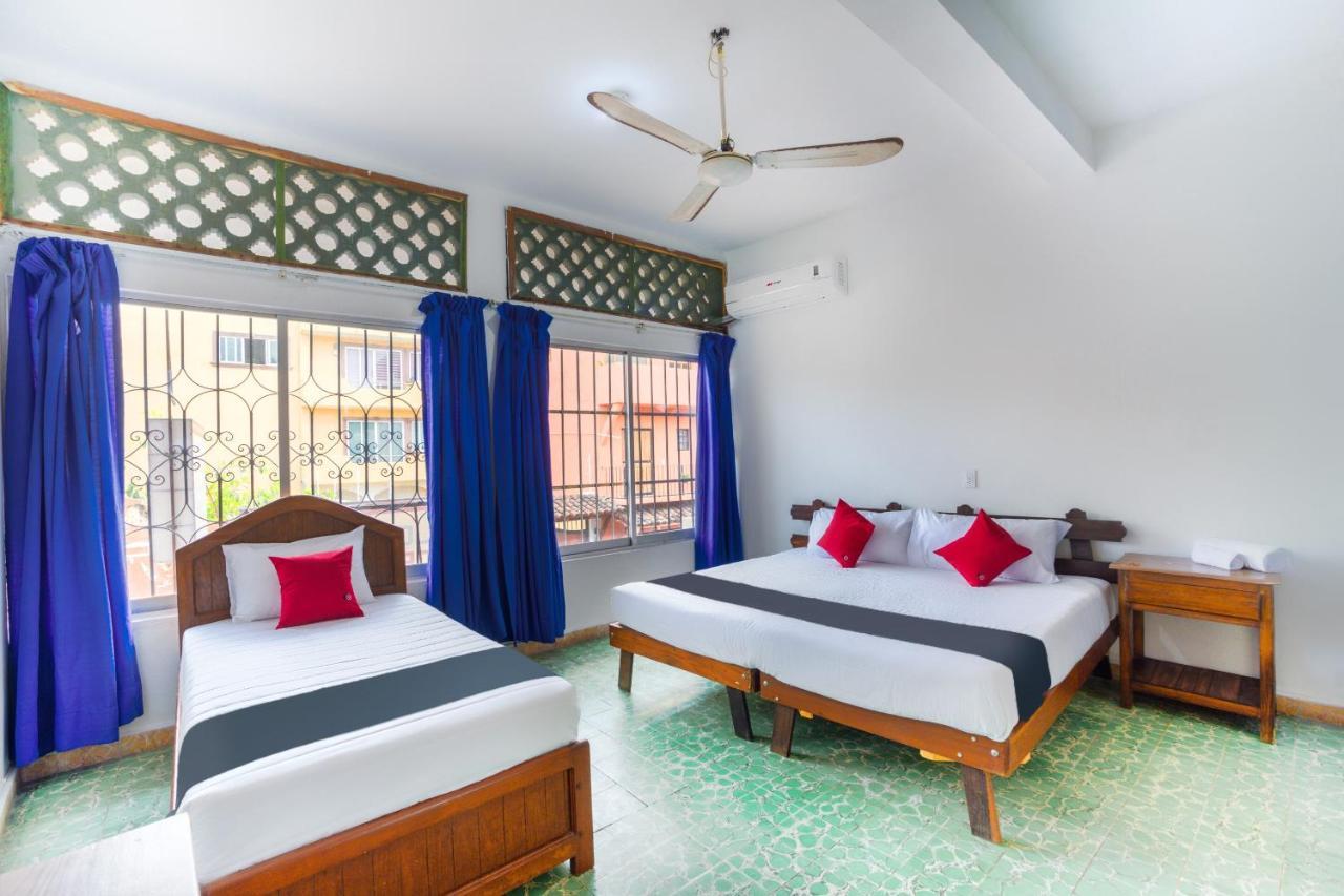 Hotel Adelita Zihuatanejo Buitenkant foto