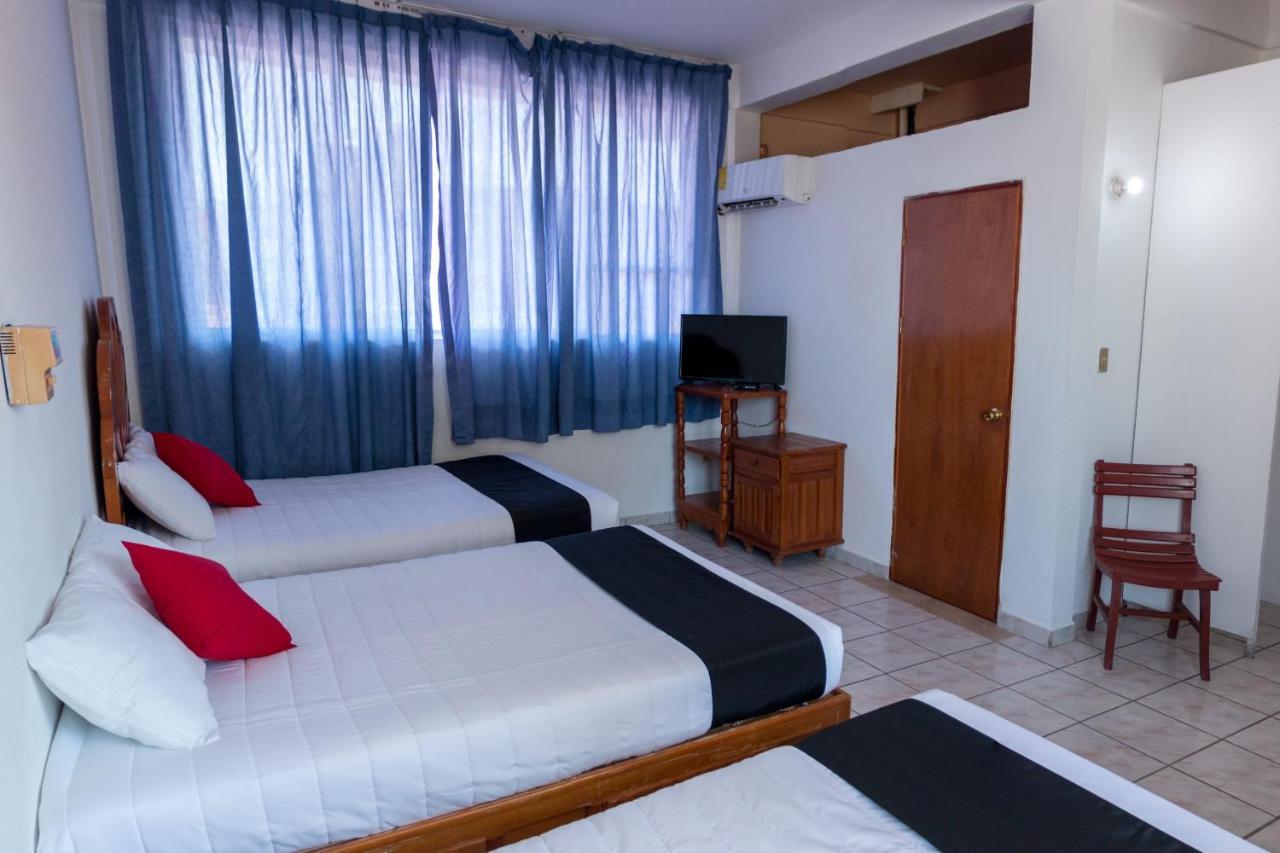 Hotel Adelita Zihuatanejo Buitenkant foto