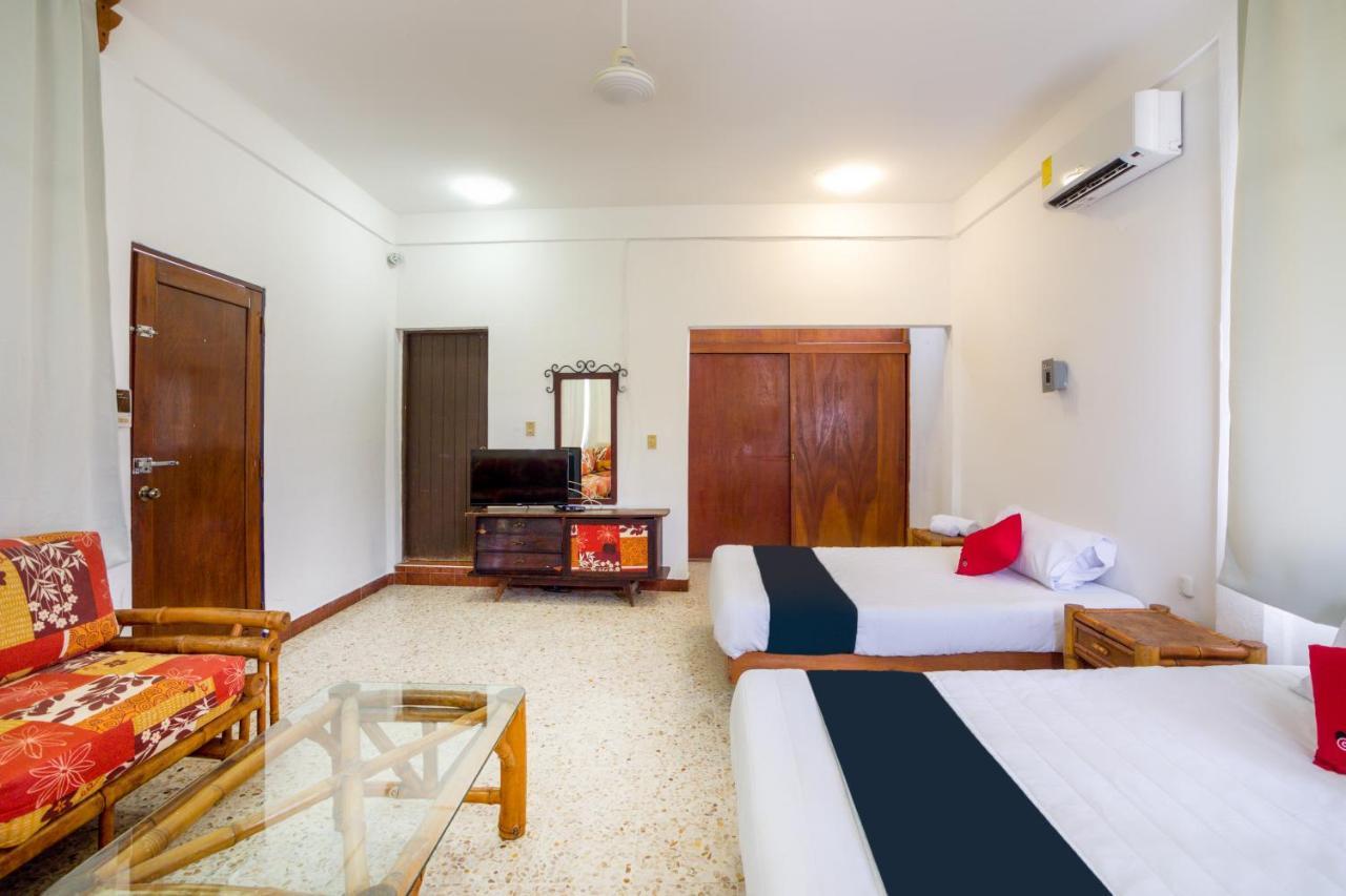Hotel Adelita Zihuatanejo Buitenkant foto