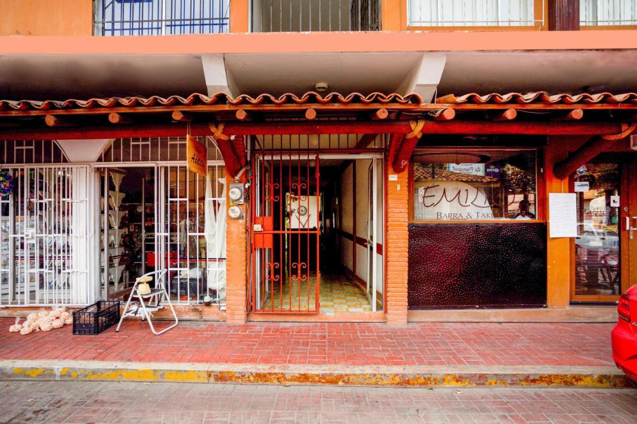Hotel Adelita Zihuatanejo Buitenkant foto