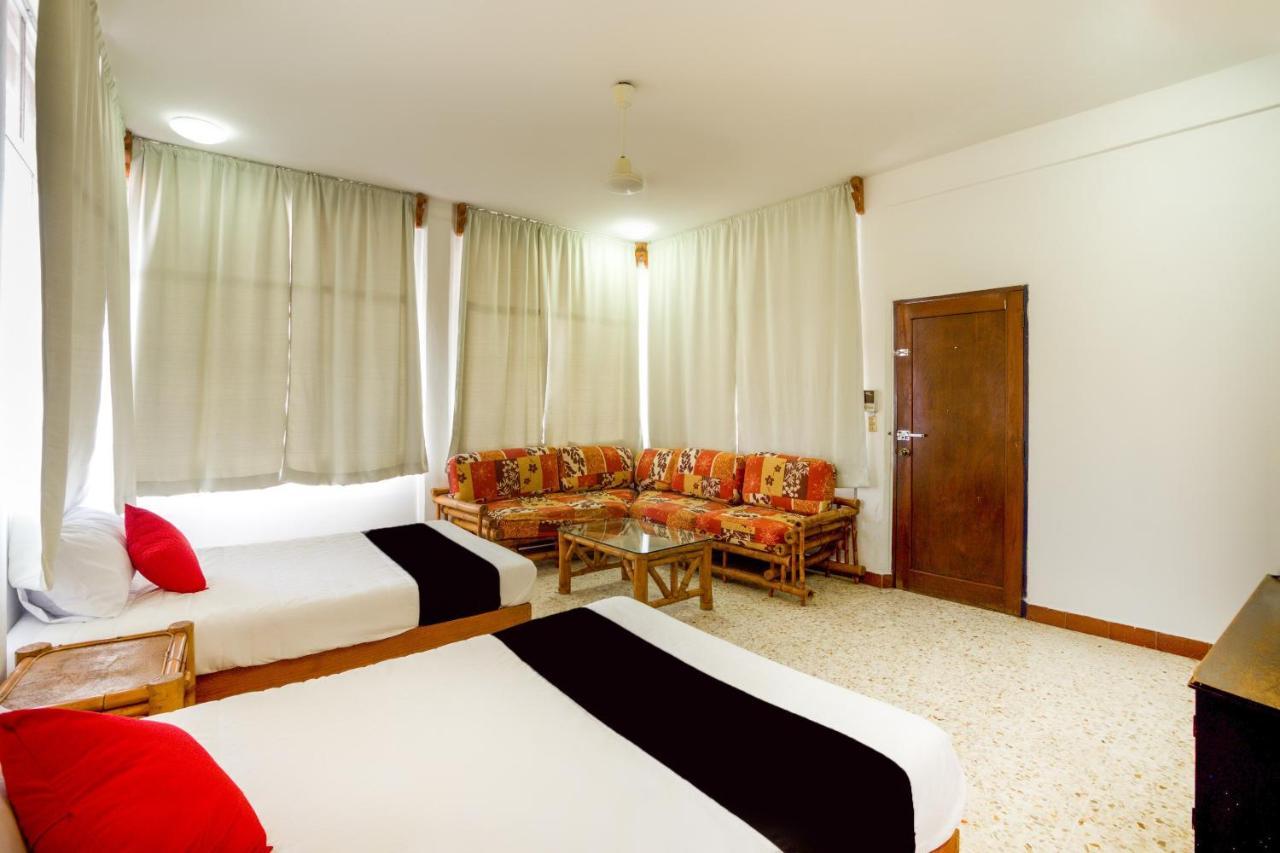 Hotel Adelita Zihuatanejo Buitenkant foto