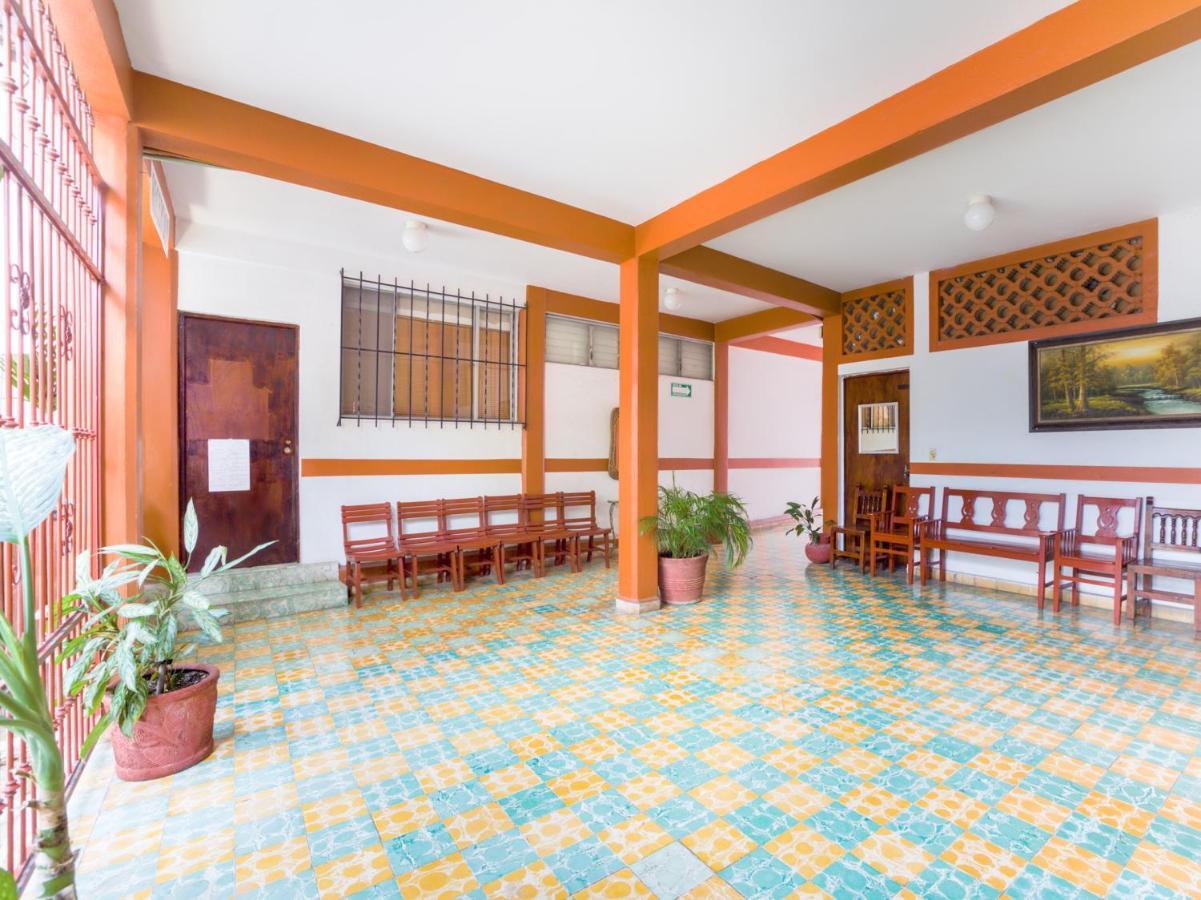 Hotel Adelita Zihuatanejo Buitenkant foto